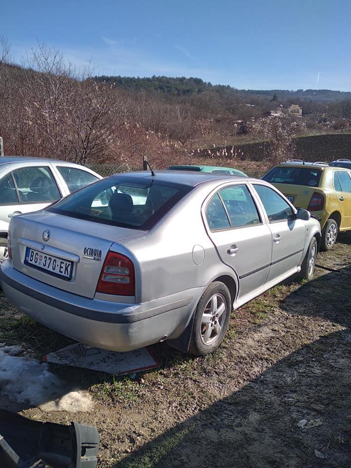 Ceo-auto-u-delovima