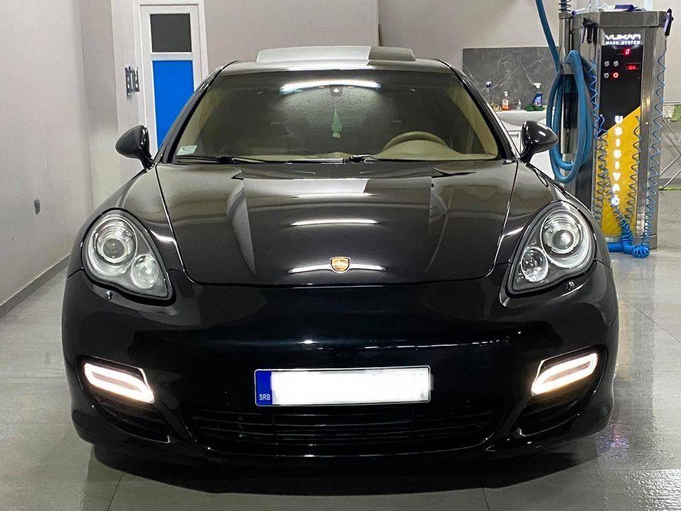 Porshe-Panamera-4-8S-2010