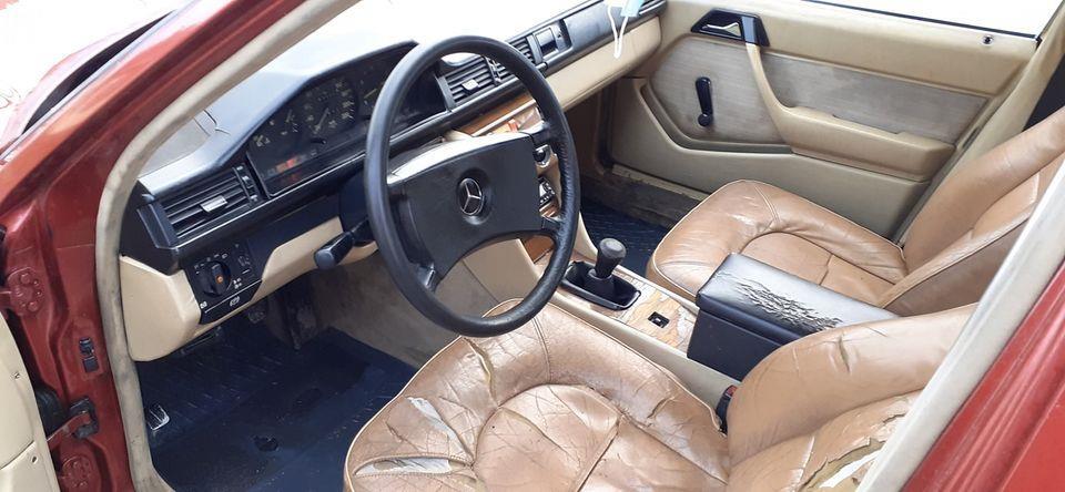 Mercedes-124-200D