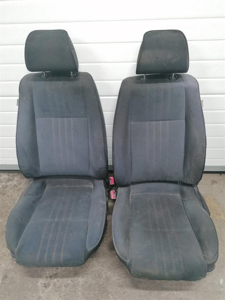 Alfa-Romeo-159-KARAVAN-komplet-enterijer