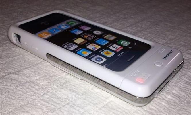 Maska za iPhone 3G/GS sa extra baterijom