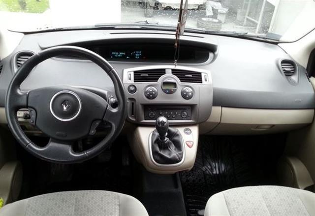 Renault-Scenic-1-5-DCi--07