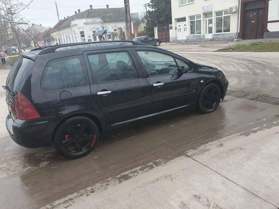 PEUGEOT-307