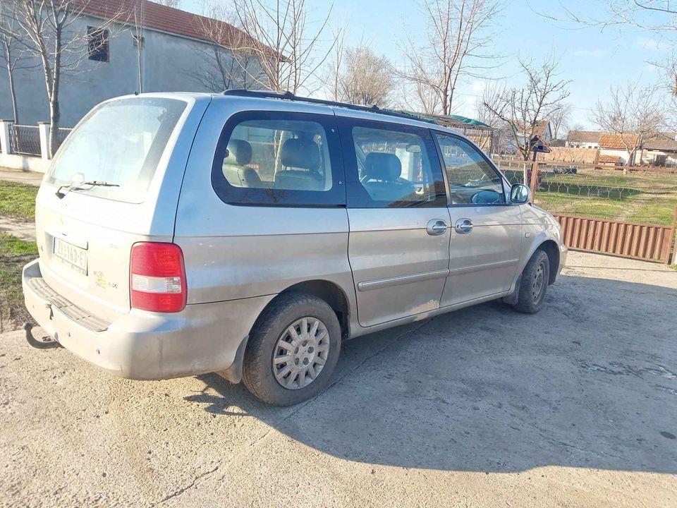 2005-Kia-Carnival-2-9-CRDI