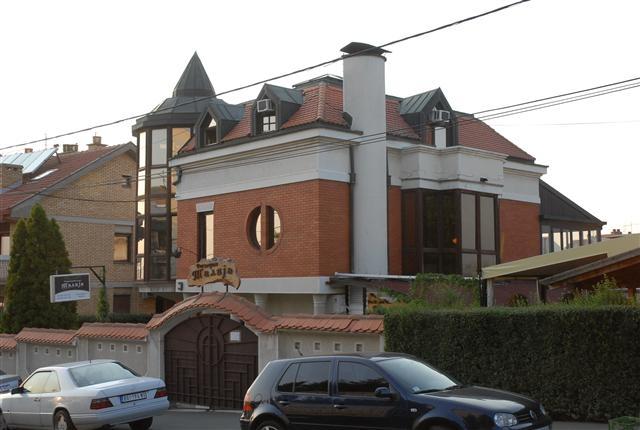 Kuca sa restoranom 