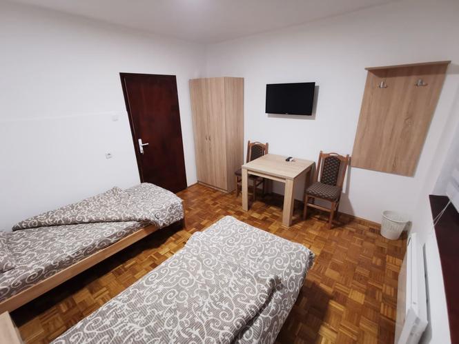 Izdavanje  kuce  10 osoba Grad BOR 100 m2