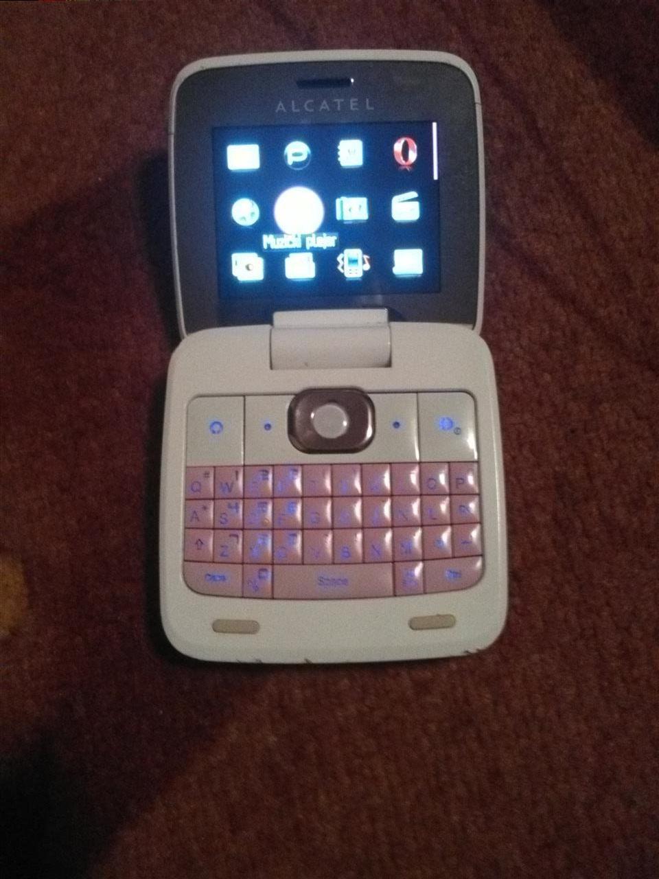 Alcatel-sa-punjačem