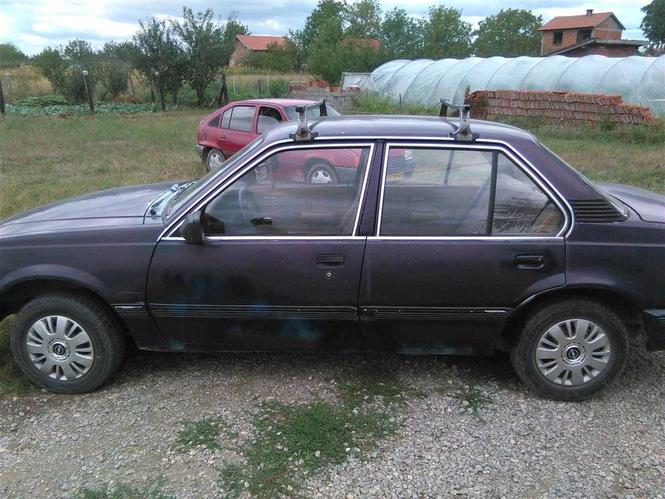 Opel Ascona 1.8 E