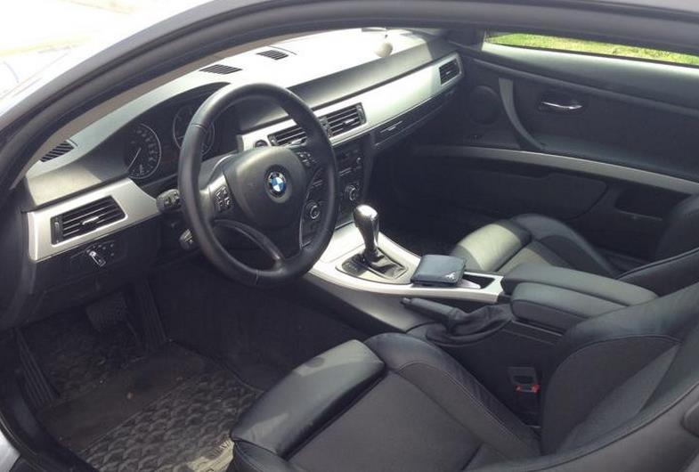 BMW-320--09