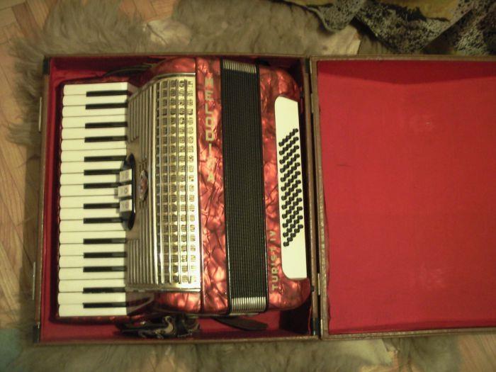 HARMONIKA-Melodija-80-basova--crvena-2-r