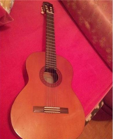 Clasicna-gitara-YAMAHA-C-40