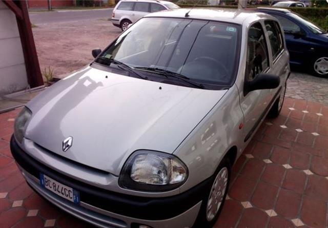 Renault Clio -99