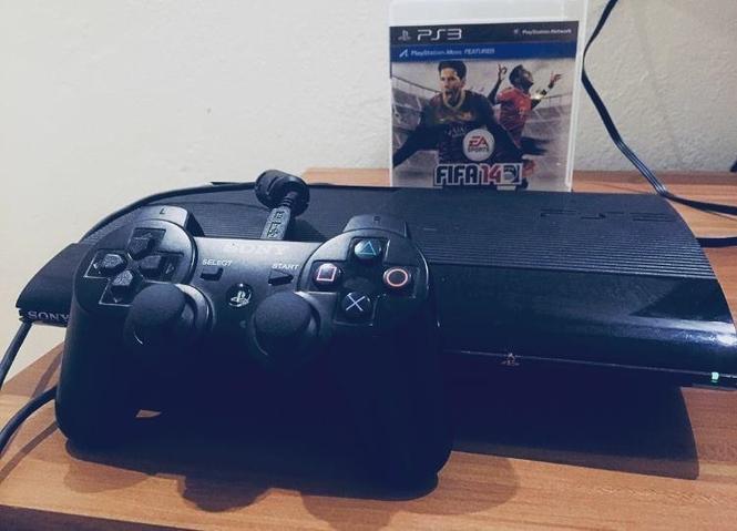 Ps3 + FIFA14+NBA 2k12