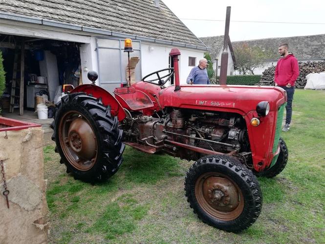 Prodajem traktor IMT 533