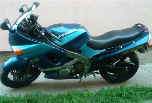 Kawasaki zzr 600