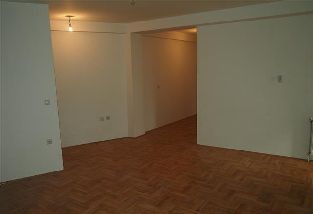 Hitno-prodajem-stan-u-centru-Leskovca