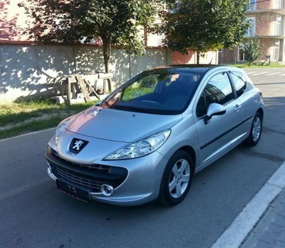 Peugeot 207 1.6 panorama -06 