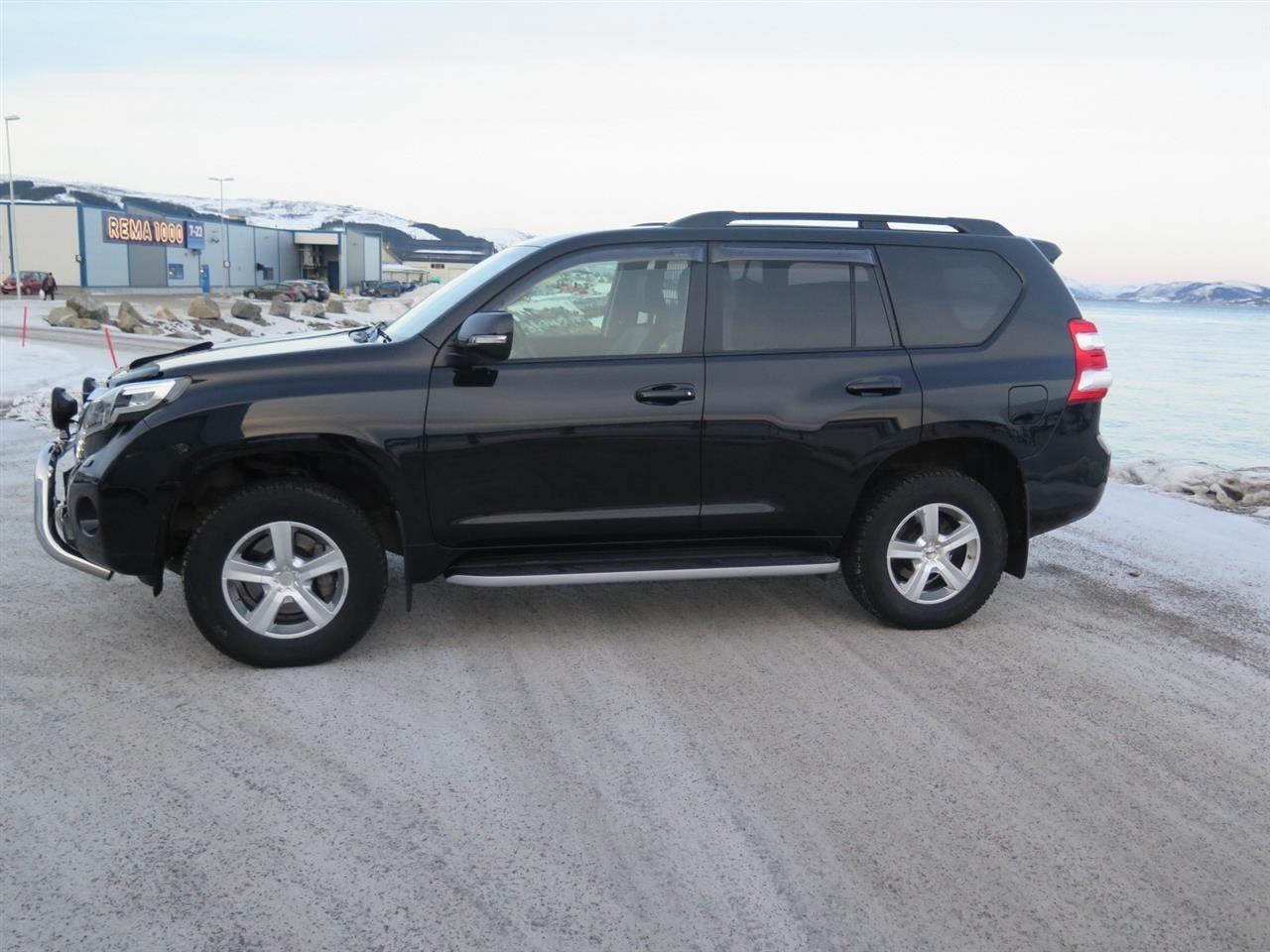 Toyota-Land-Cruiser