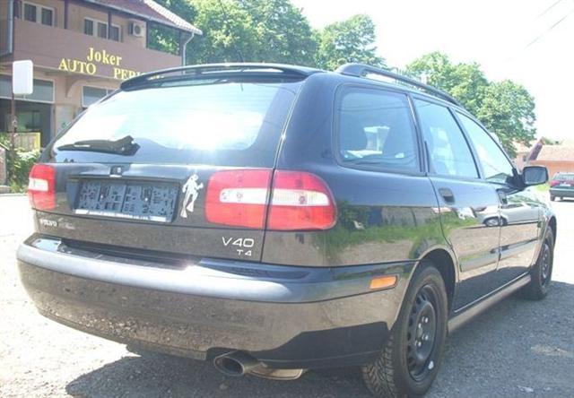 Volvo-V40-2-0T4--01