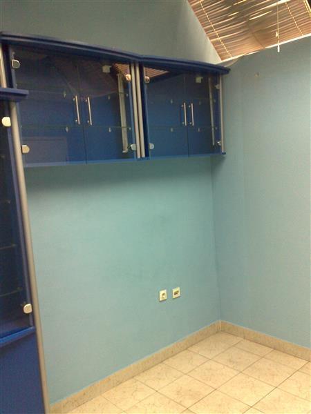 Vitrine-u-odlicnom-stanju