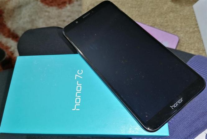 Honor 7c