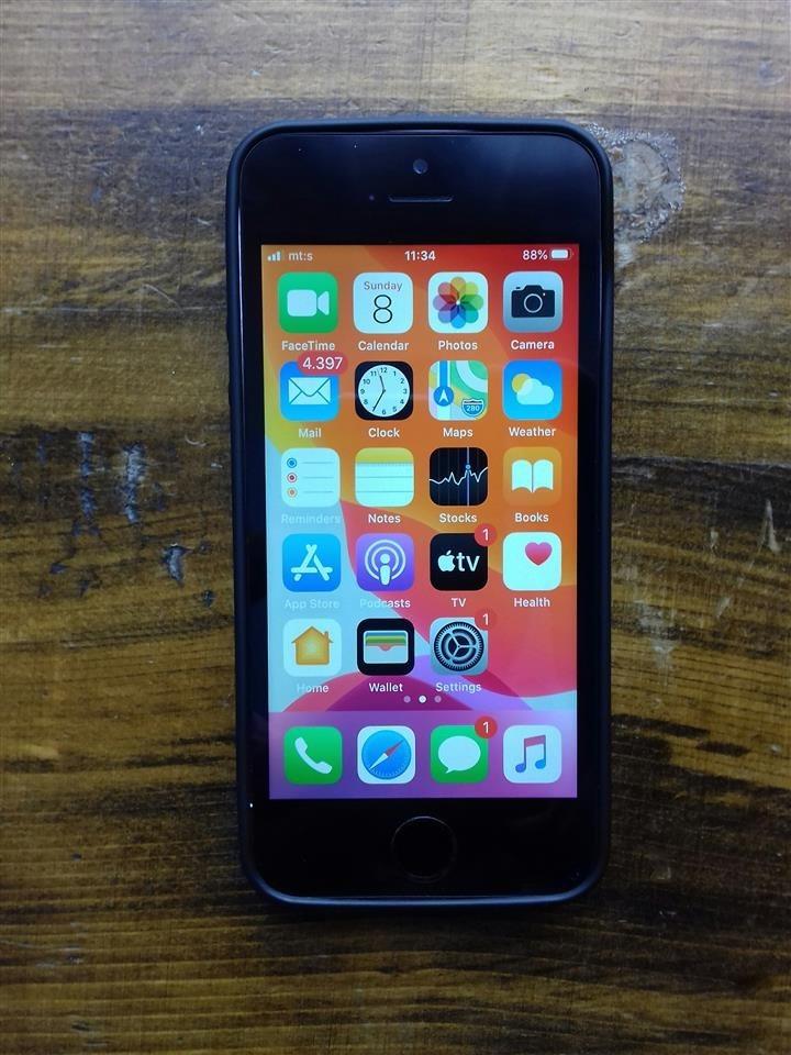iPhone-SE-32-GB