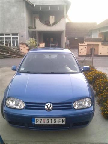 VW-Golf-4--00