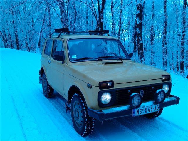 Lada-Niva--85