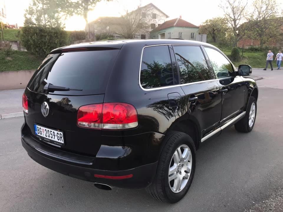 VW-Touareg-2003-4-2-v8