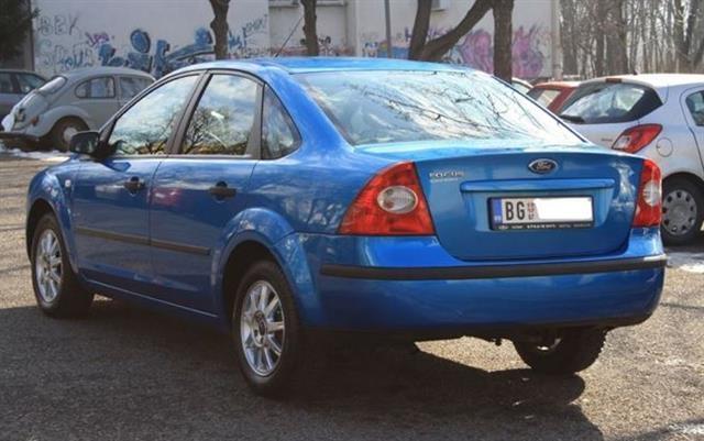 Ford-Focus-1-6-16V-sedan--06