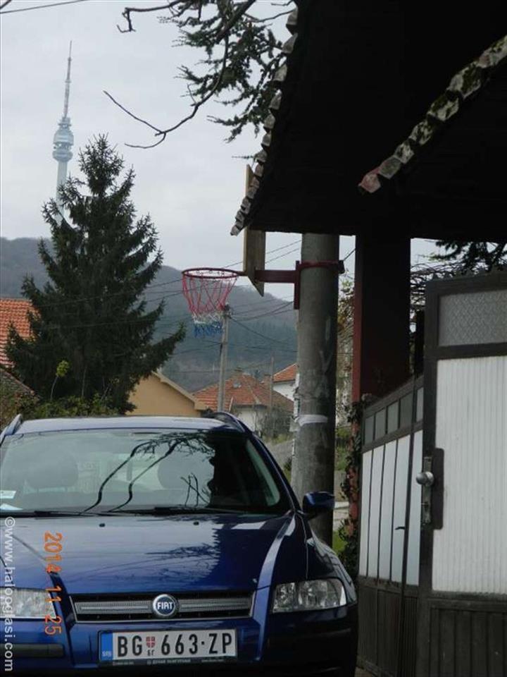 Kuca-Beli-Potok-ispod-same-Avale-centar-povoljno