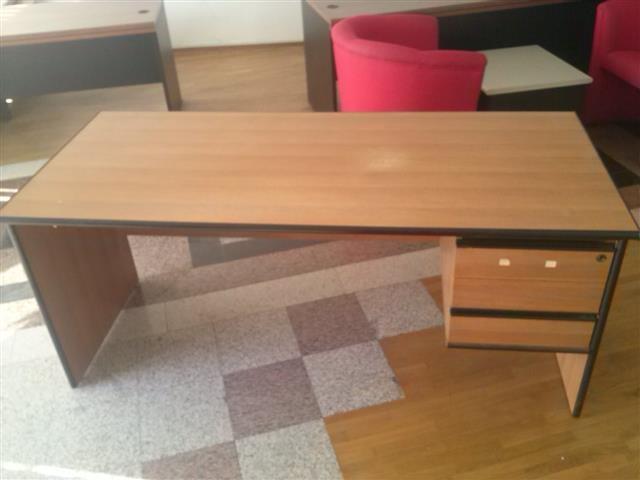 Kancelarijski-sto