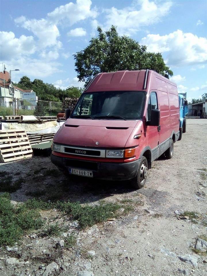 Iveco-Daily-35c12