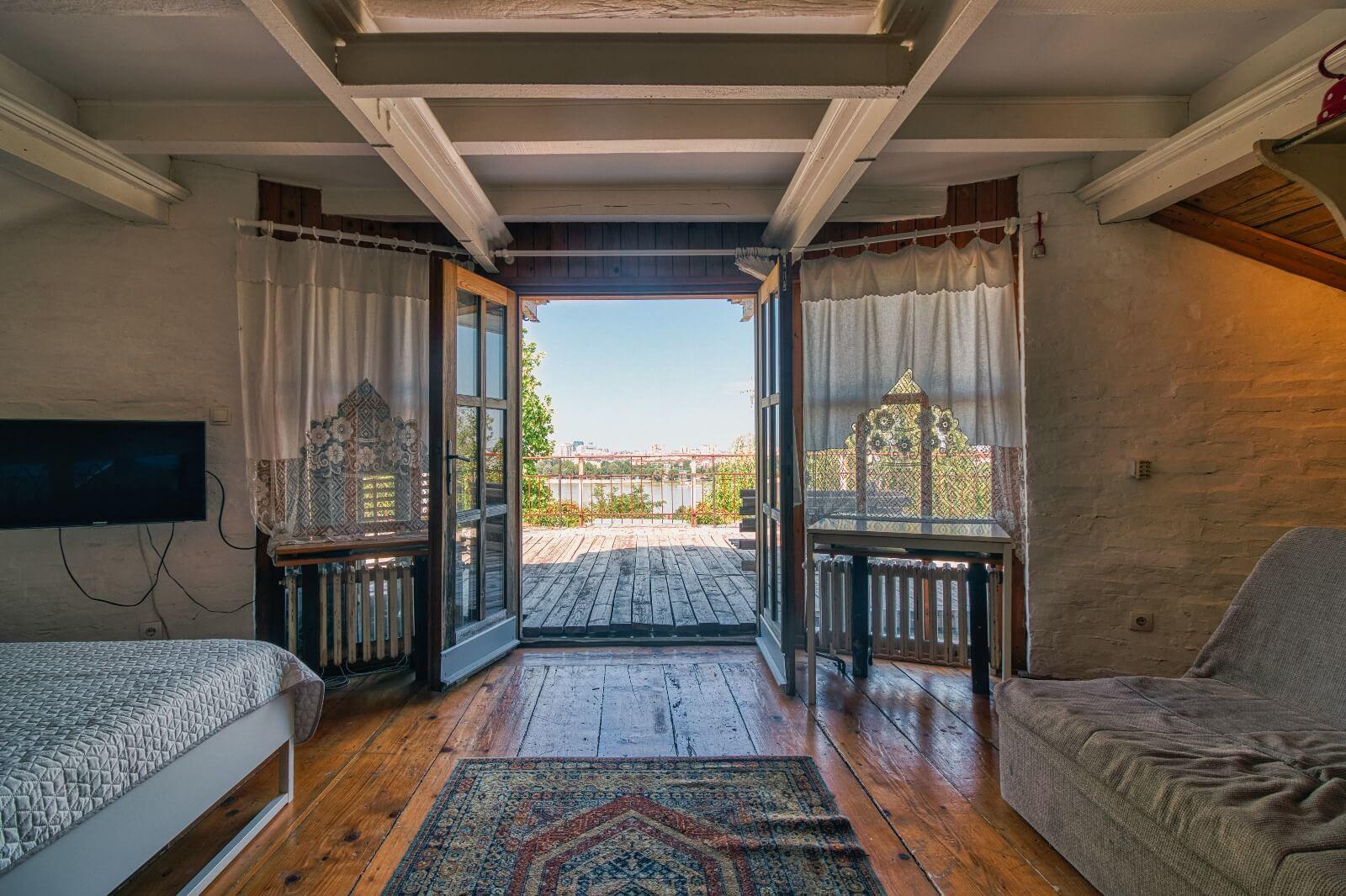 Boho-Wagon-Retreat