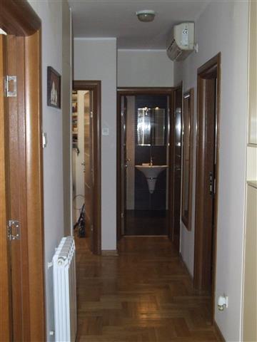 STAN-77m2-KOD-CRVENI-KRST