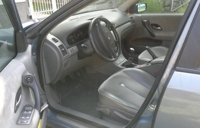 Renault-Laguna--04