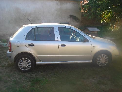 Škoda-Fabia--00