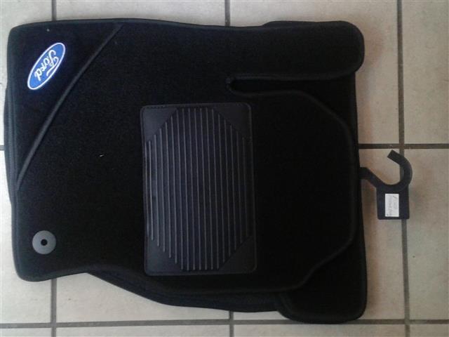 Ford Focus 2011-,   Patosnice tepih