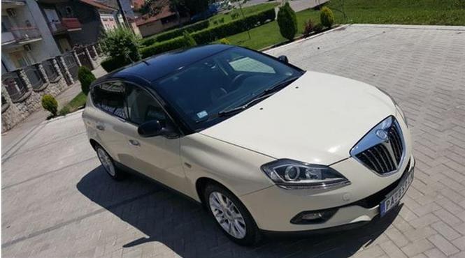 Lancia Delta bicolore -10
