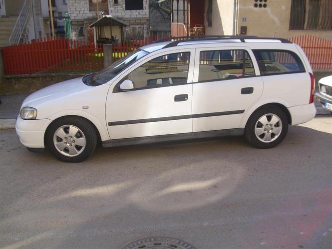 Opel Astra -01