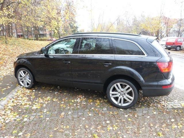 Audi Q7 -06