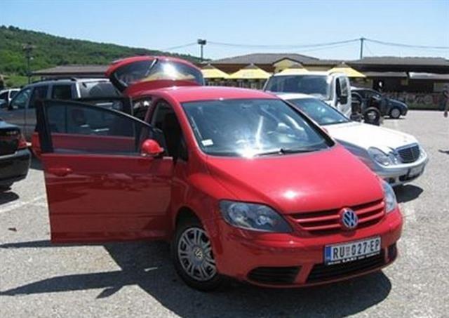 VW Golf V + -06 