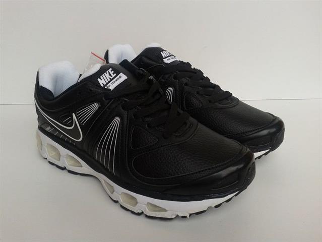 NIKE TAILWIND