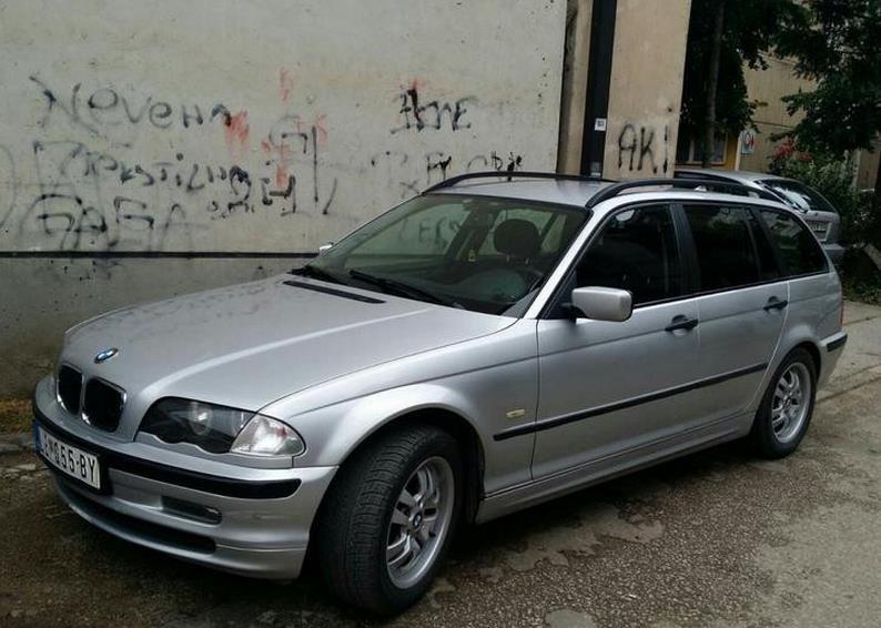 BMW-320--01