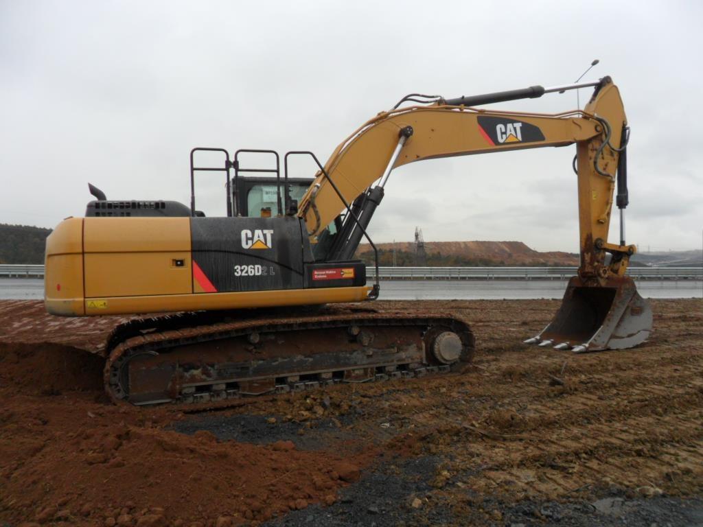 Caterpillar--326D2L------