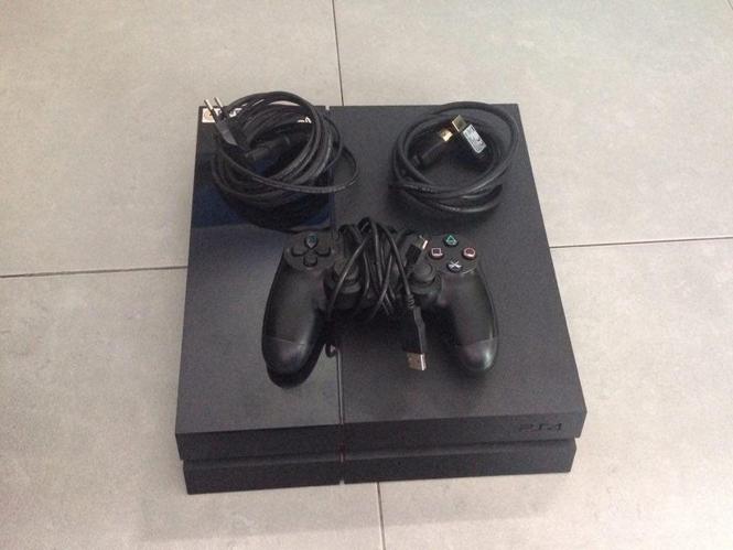 Sony PlayStation 4