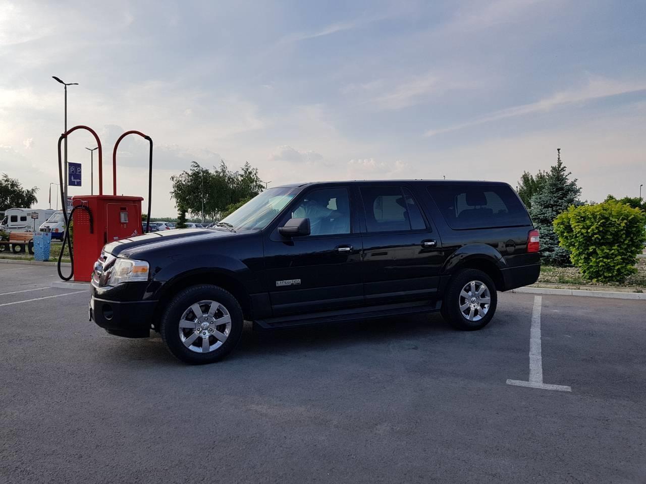 Ford-Expedition-LIMO