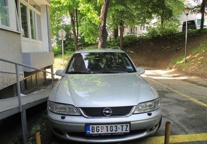 Opel Vectra b -01
