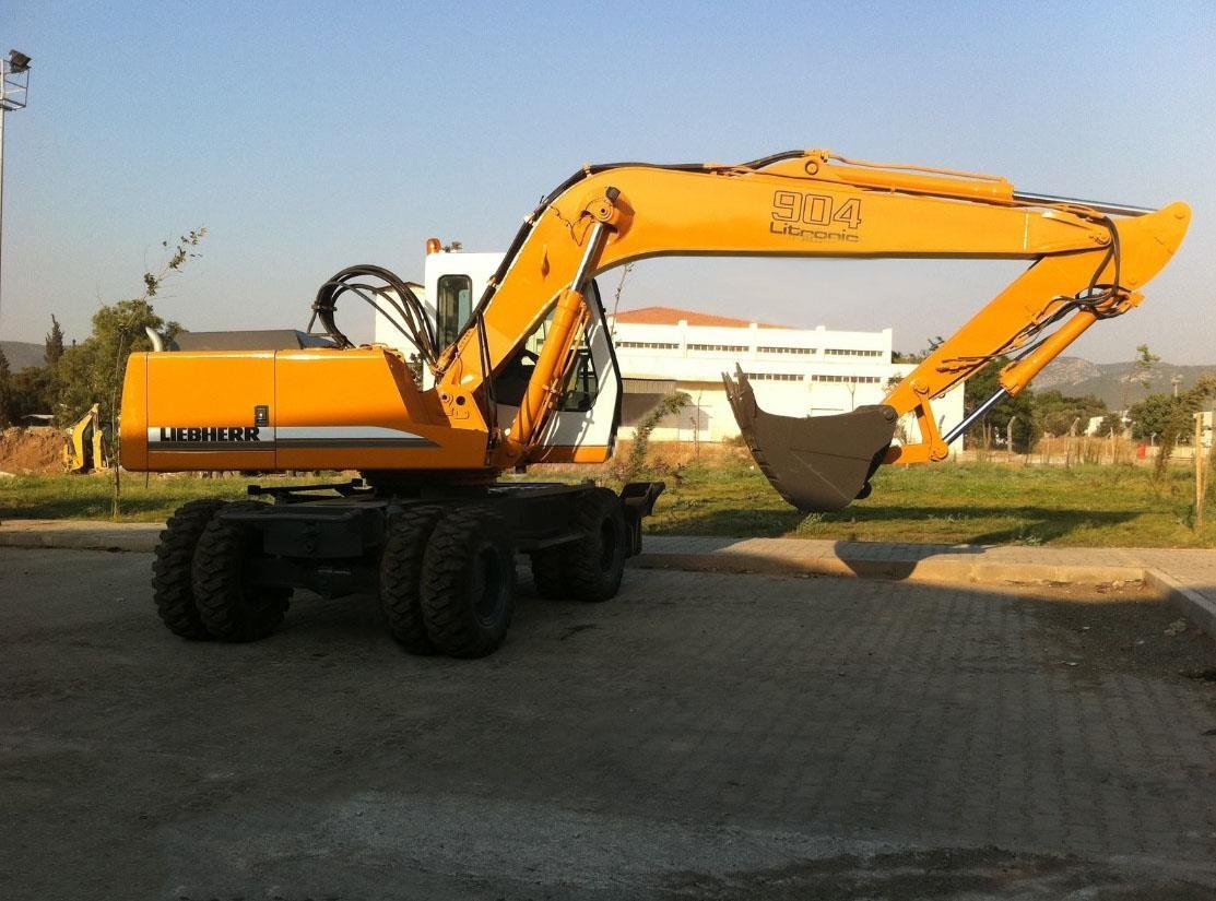 LIEBHERR-904---2005