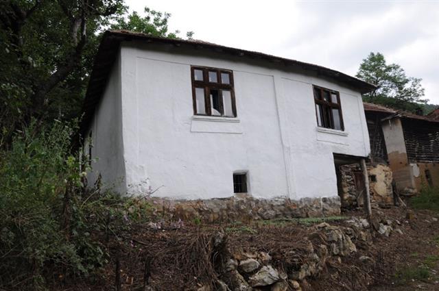 Kuća sa okućnicom -Stara Planina